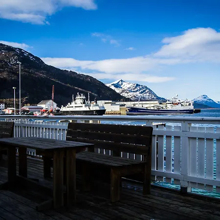 بيت شباب Lofoten Gate *